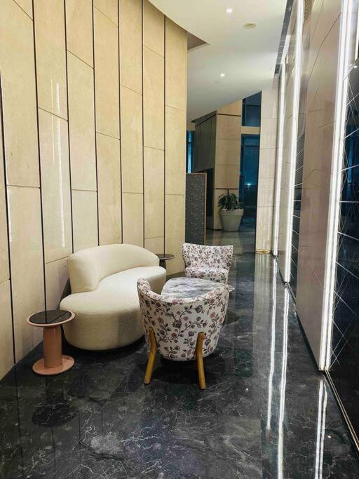 Cloud Stay@41St Floor Noida Bagian luar foto