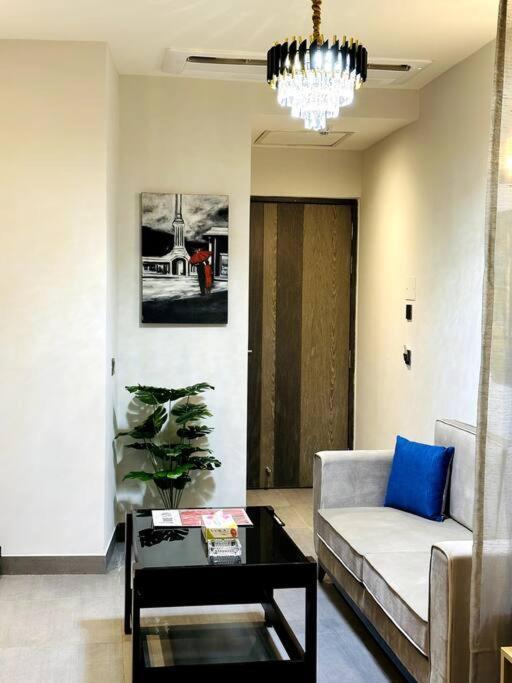 Cloud Stay@41St Floor Noida Bagian luar foto