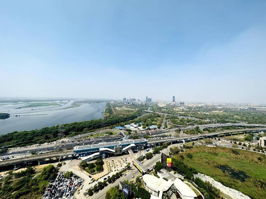 Cloud Stay@41St Floor Noida Bagian luar foto