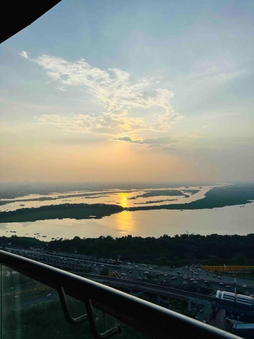 Cloud Stay@41St Floor Noida Bagian luar foto