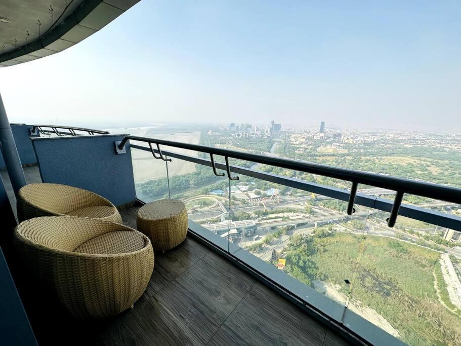 Cloud Stay@41St Floor Noida Bagian luar foto