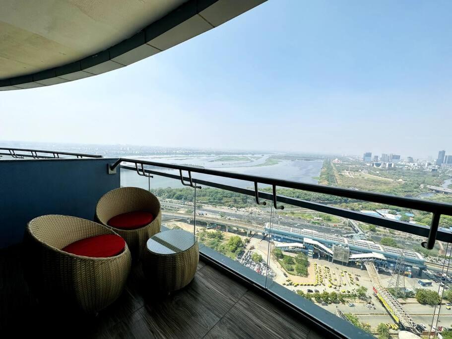 Cloud Stay@41St Floor Noida Bagian luar foto