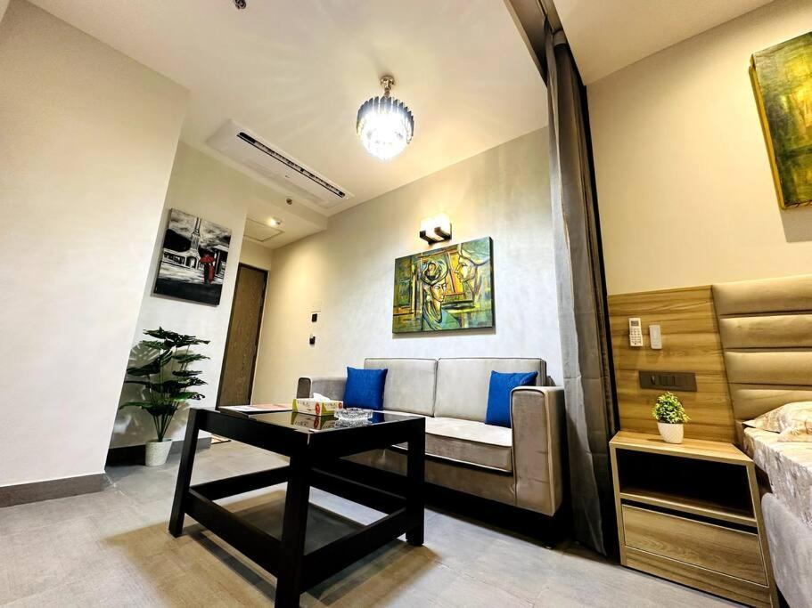 Cloud Stay@41St Floor Noida Bagian luar foto
